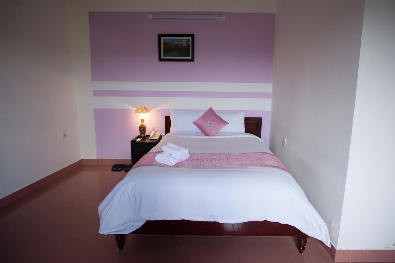 Casablanca Boutique Hotel Hue Bagian luar foto